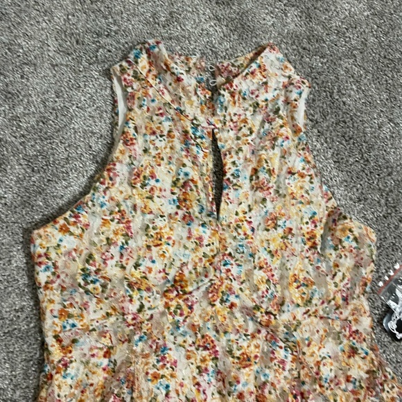 Angie NWT High Neck Floral Dress 💐 - Picture 4 of 8
